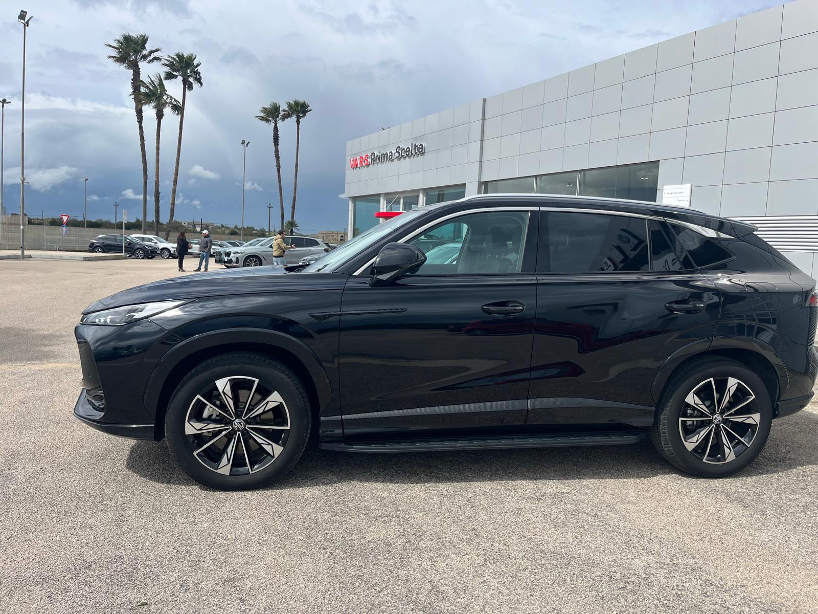 MG HS 1.5 Hybrid+ C/A Luxury