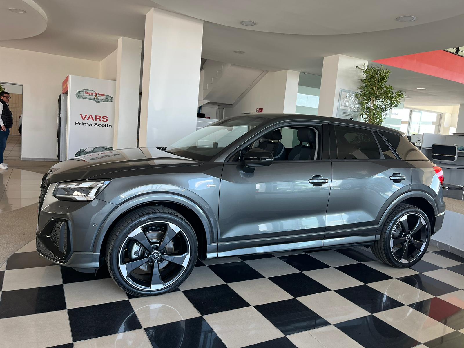 Audi Q2 Identity Black