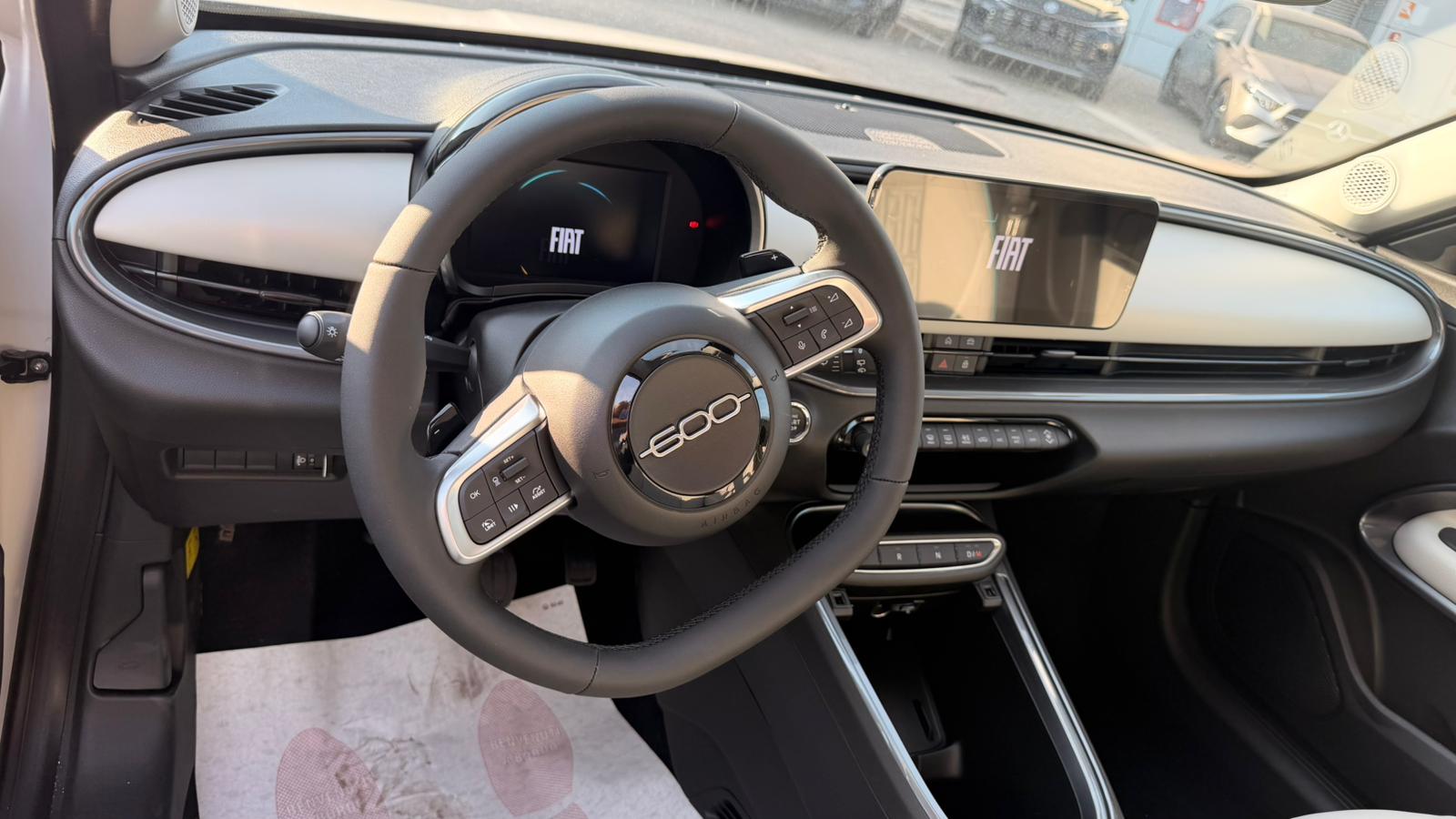 600 Hybrid 110 CV DCT MHEV La Prima C/A