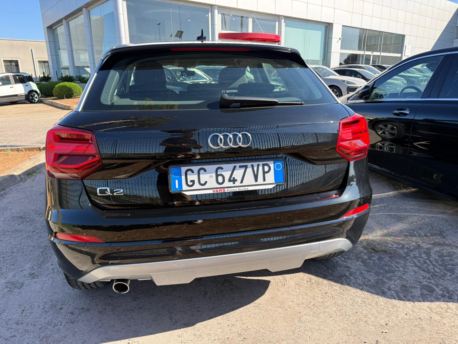 Q2 30 TDI Stronic Identity Black